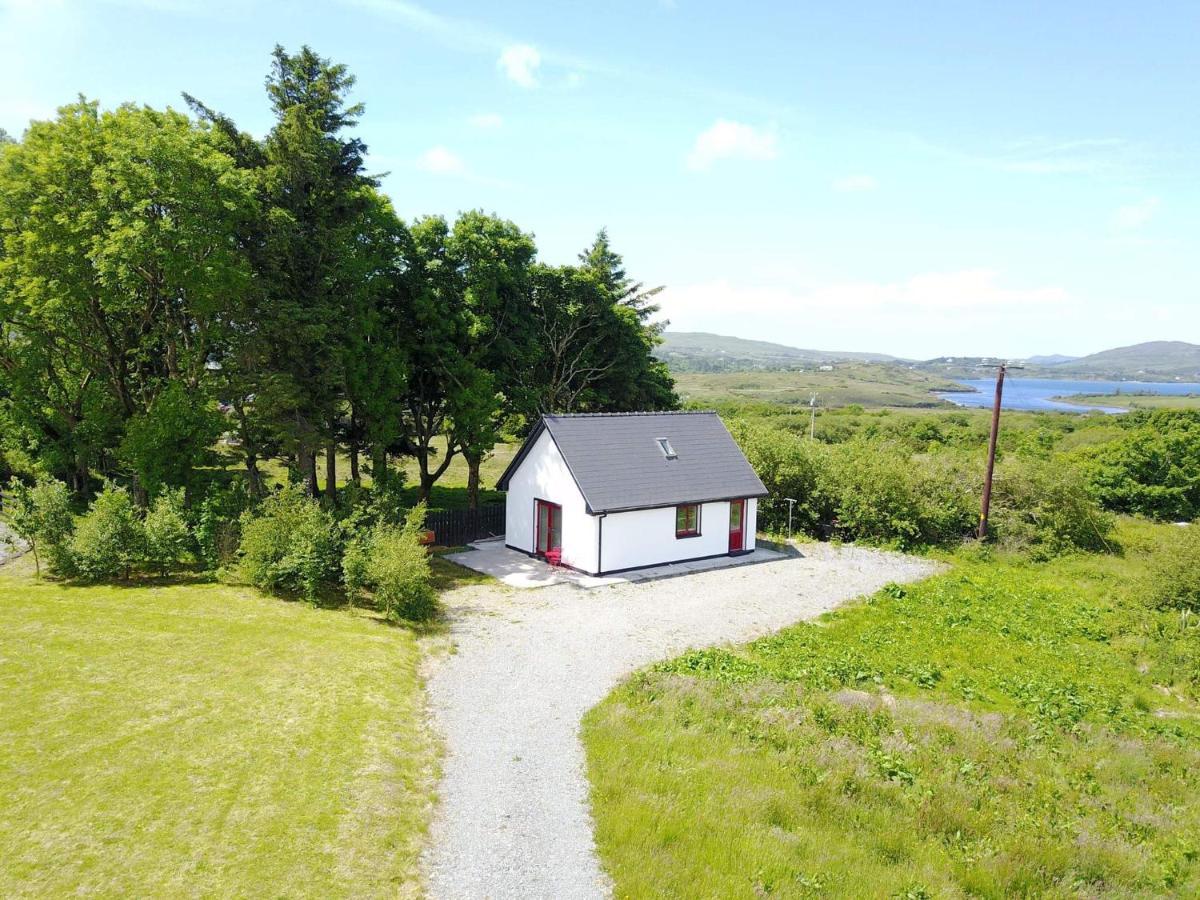 Red Deer Cosy Apartment in Letterfrack Connemara Buitenkant foto